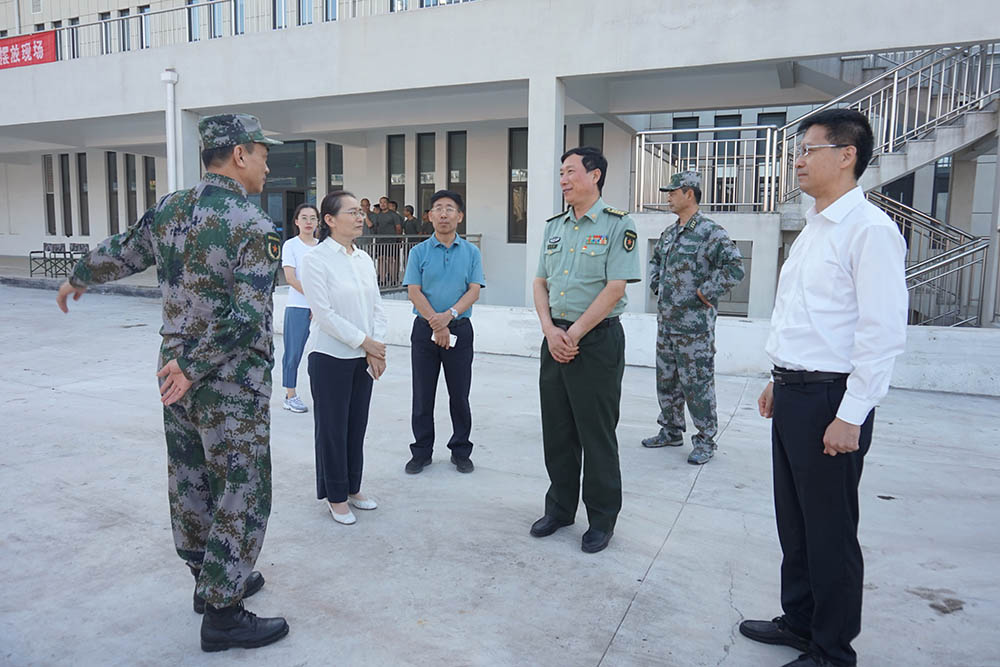 9月2日,淄博市委常委,军分区司令员王培泉,政委廖学民,副司令员吕光亮